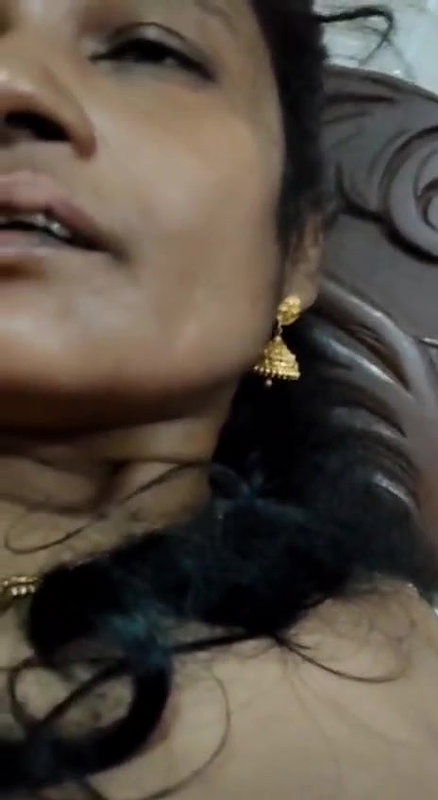 Bhabhi with bigboobs hard blowjow hot sexy mms