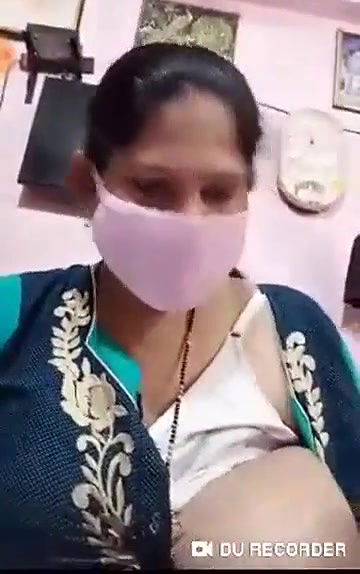 big boobs bhabi show her boobs on tango