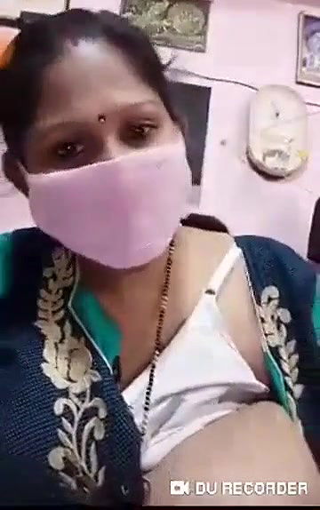 big boobs bhabi show her boobs on tango