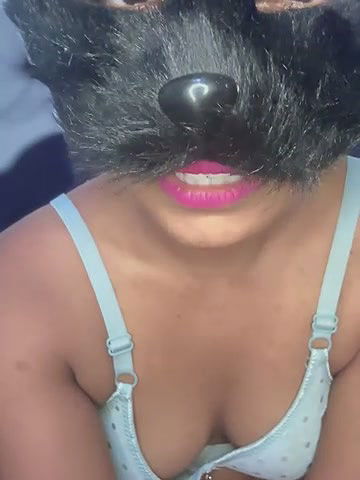 Stripchat-Public.Show-f-Little__Zara-2025.05.13.102959