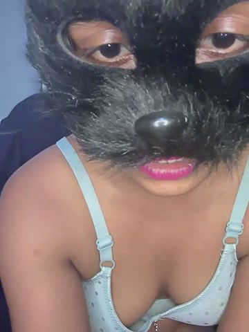 Stripchat-Public.Show-f-Little__Zara-2025.05.13.102959