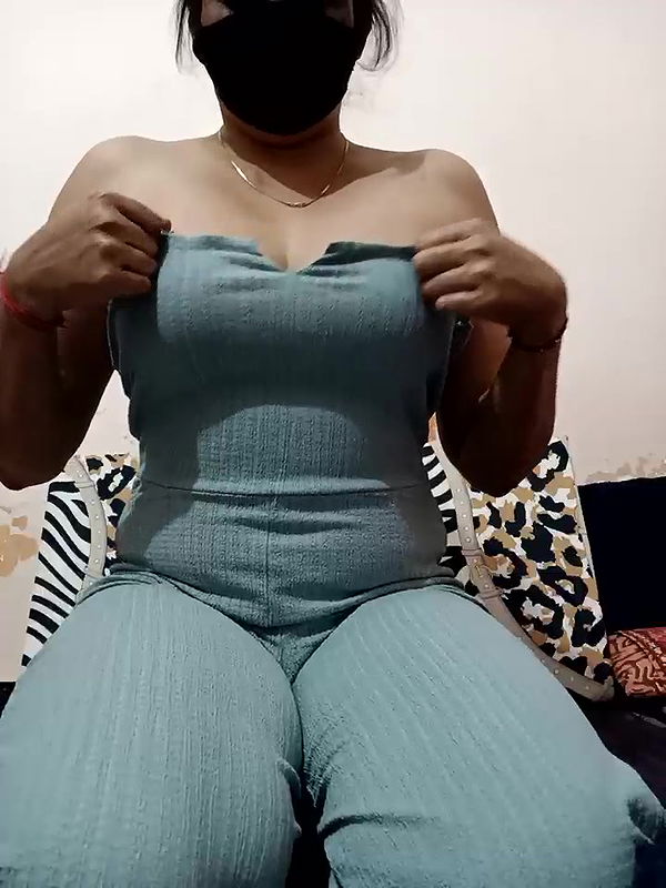 Stripchat-Public.Show-f-Ramshree22-2024.12.22.185539