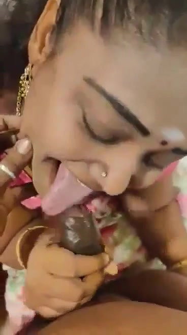 Desi sexy bhabi suck her devar dick