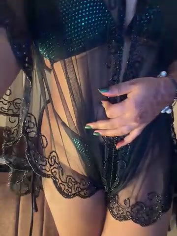 Stripchat-Public.Show-f-Strip-rose-2025.06.02.164417