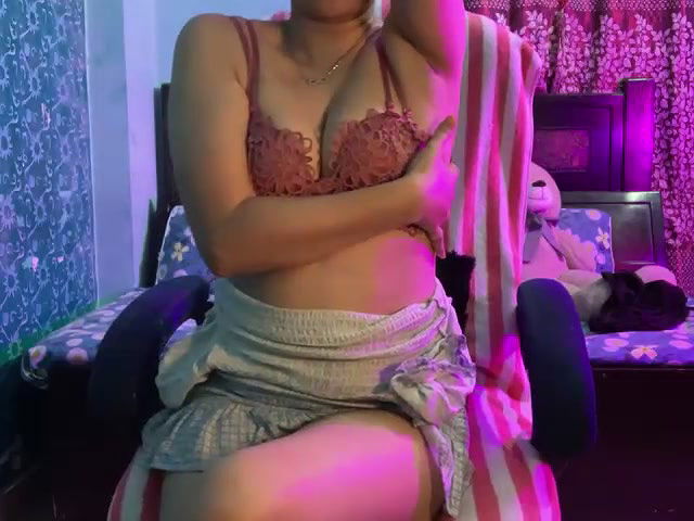 Stripchat-Public.Show-f-Sweet__queen2-2025.06.03.191905