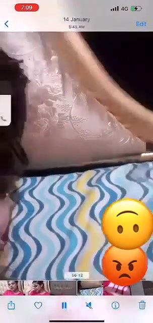 Sexy girl Shows her Boobs and Pussy on VC