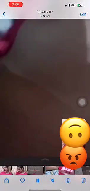 Sexy girl Shows her Boobs and Pussy on VC