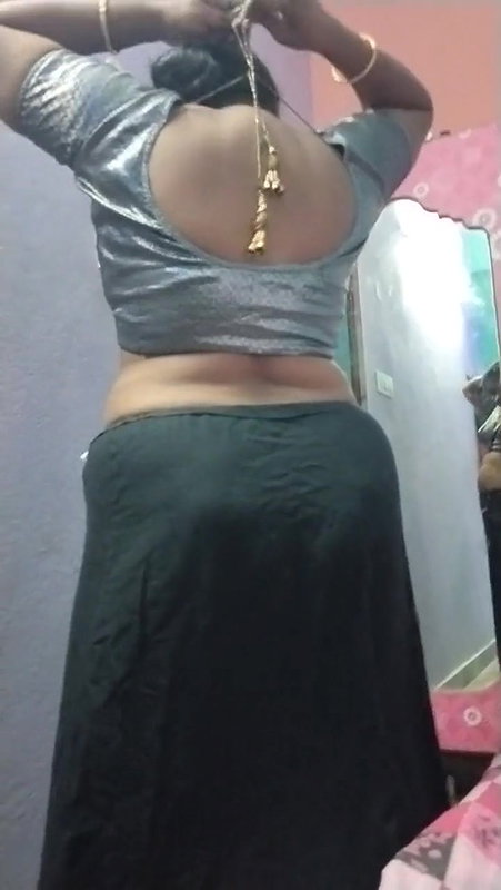 Telugu Milf Wearing Saree