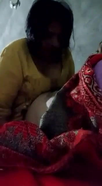 Chubby bhabhi riding