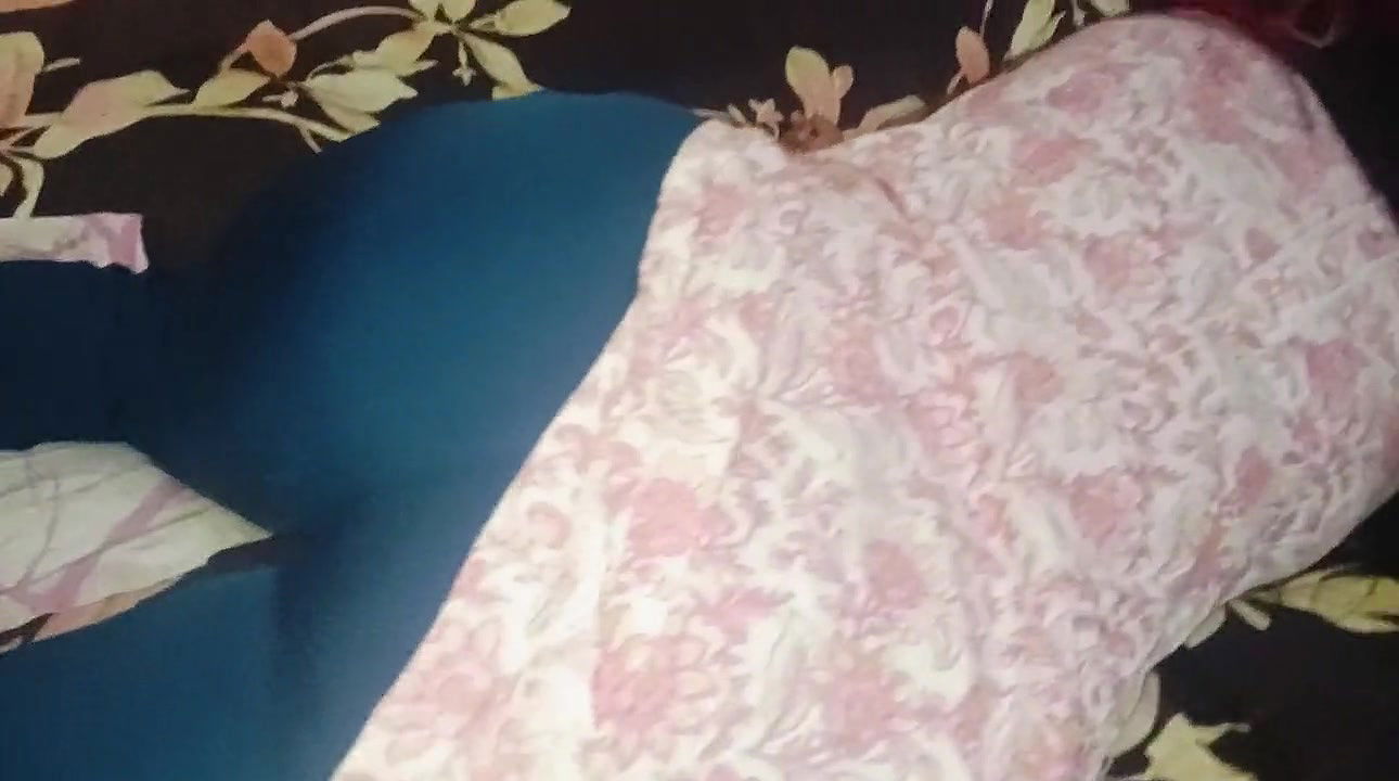 Indian dasi aunty fucked hard with hindi audio