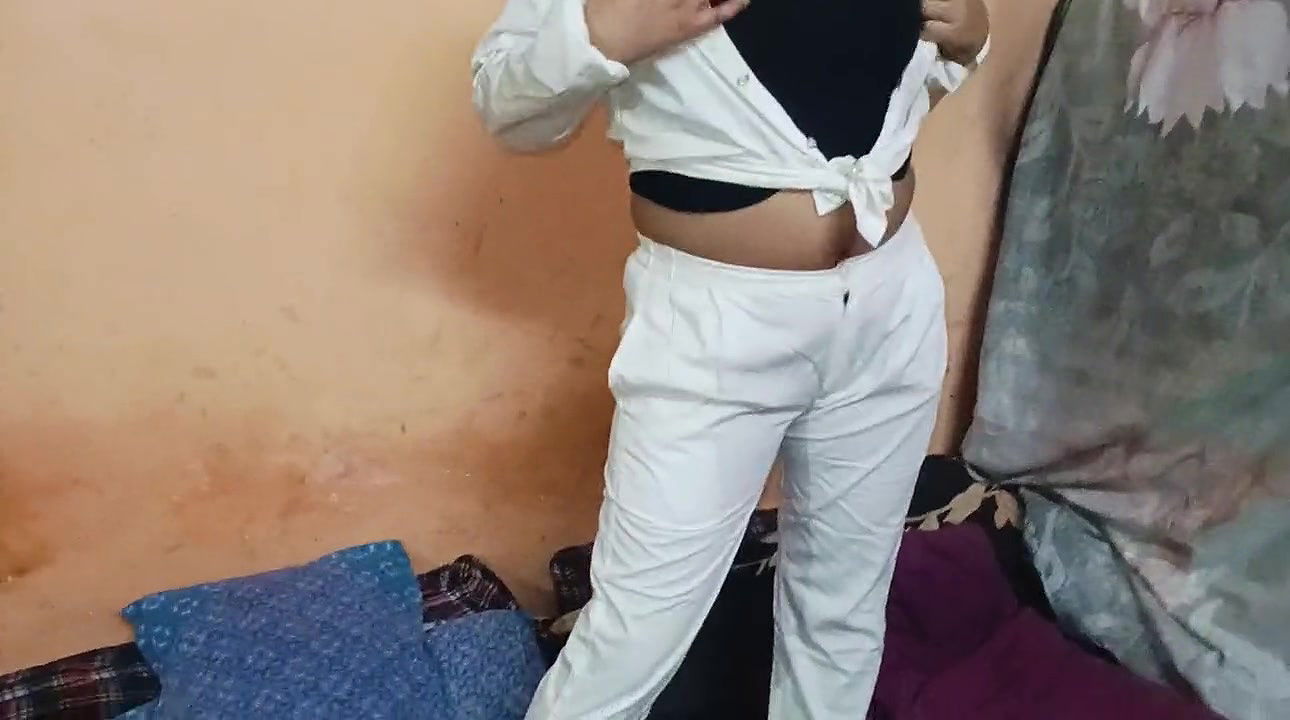 My girlfriend send me har pic I fuck her secretly