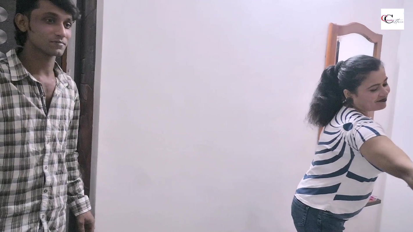 Bhabi gets gangbanged in hotel foursomes