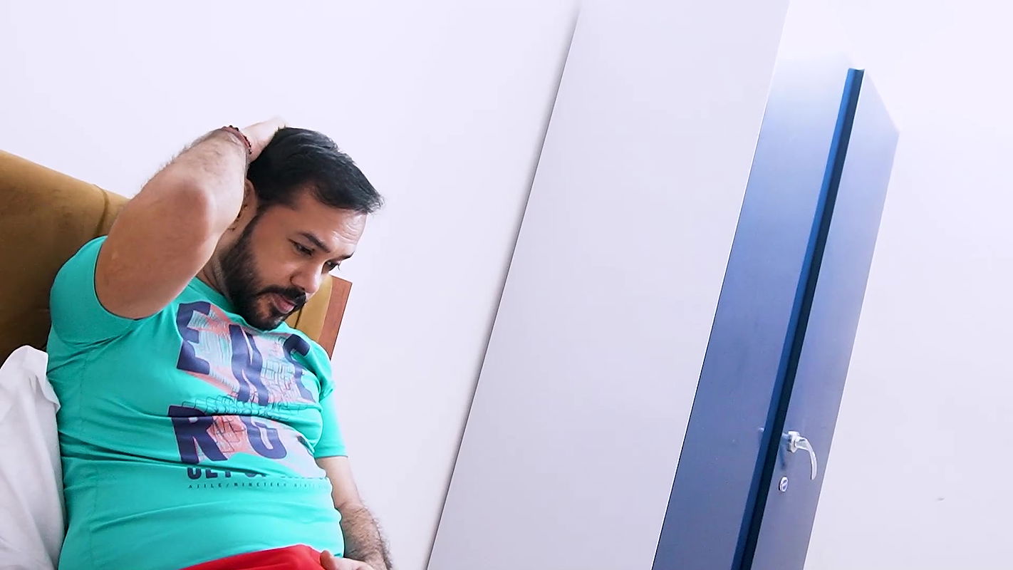 A SEXY BHABI COMES IN A DESI HANDSOME DEBORJI KE PASS, HARDCPRE SEX