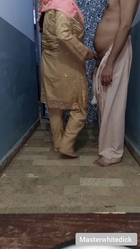 Neighbour aunty pain full anal sex and pussy fucking