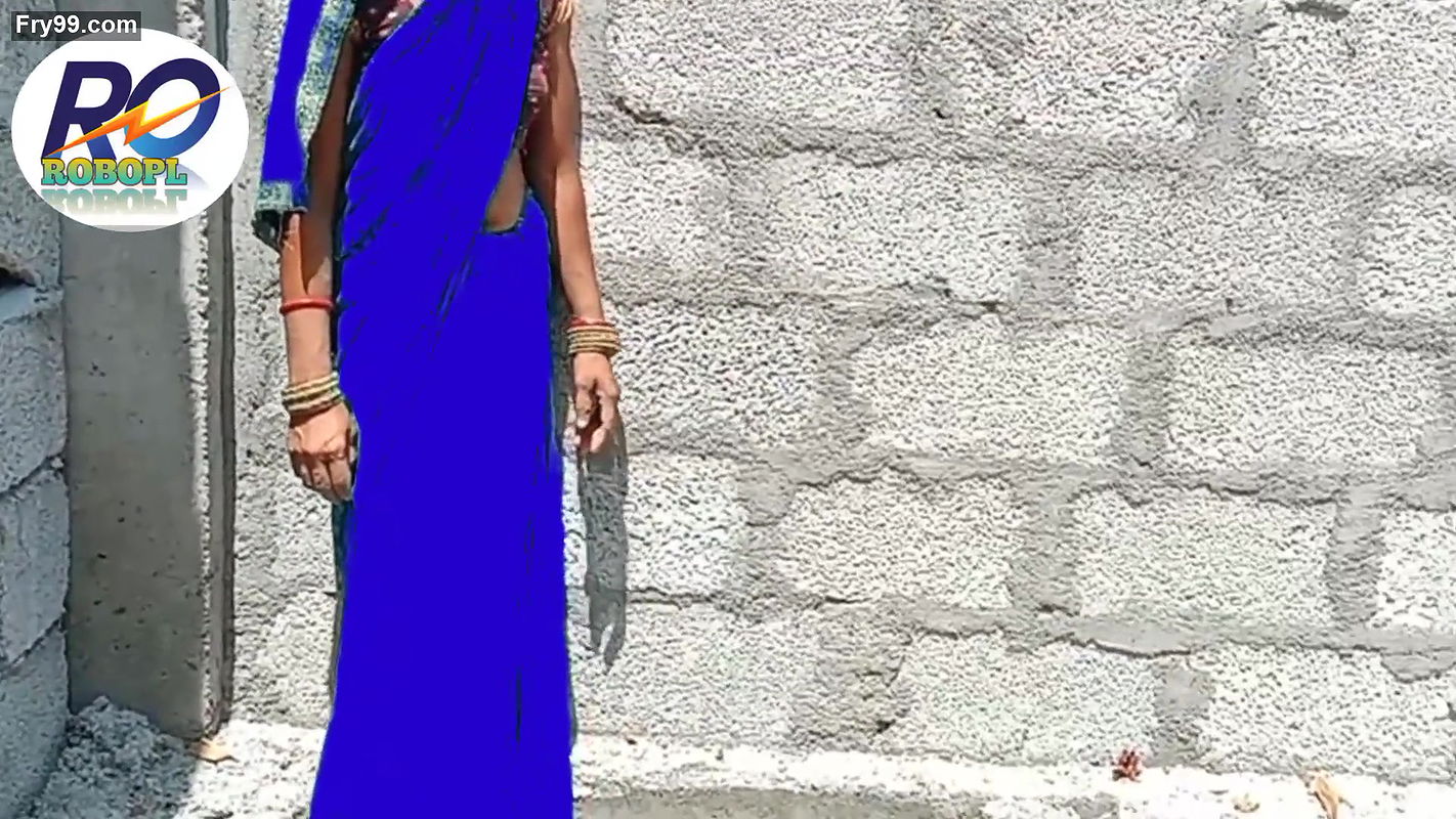 Desi village saree removing show finger
