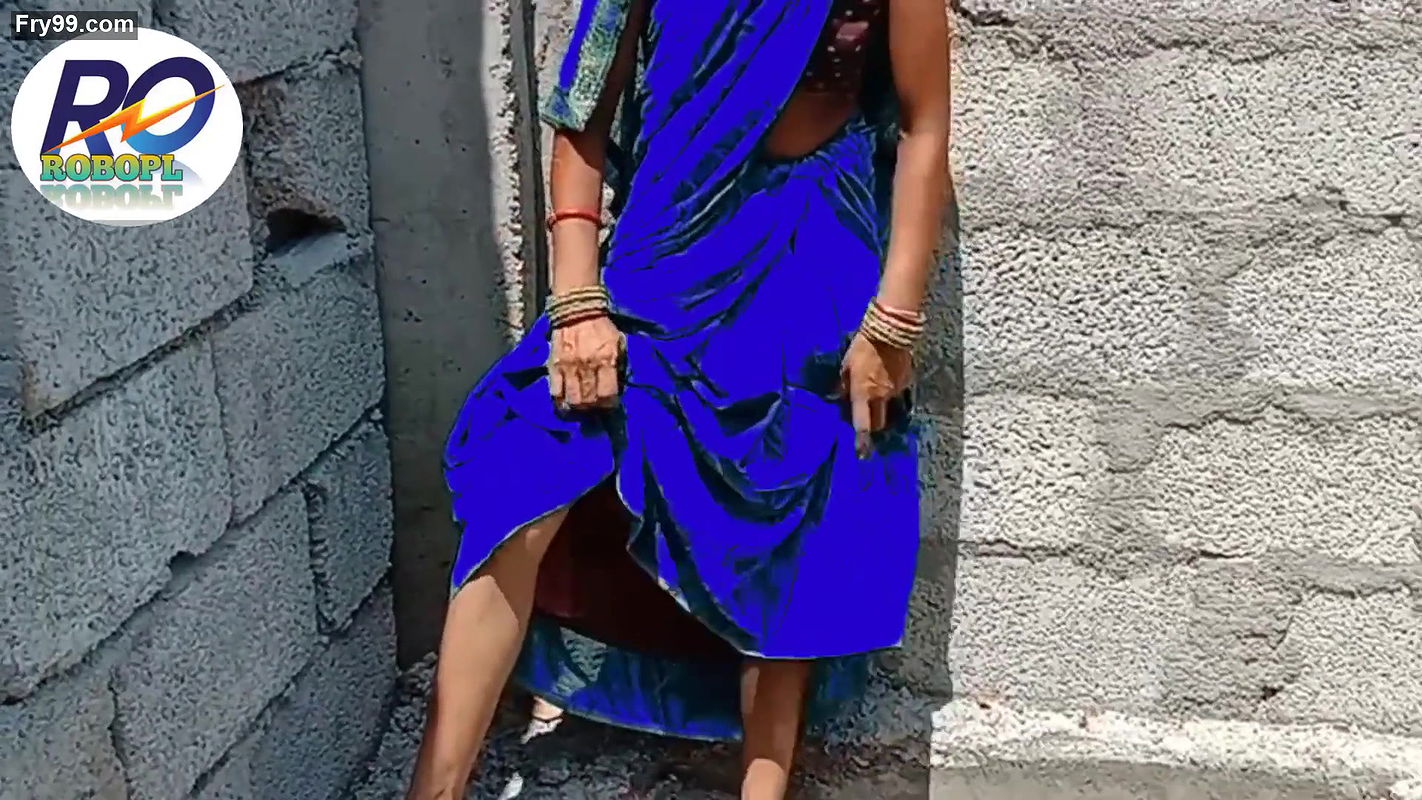Desi village saree removing show finger
