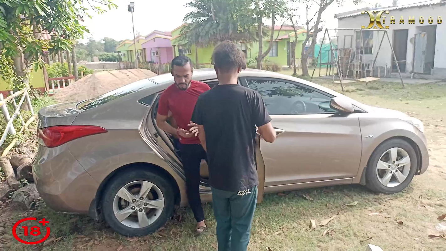 DESI GIRL TINA FUCKED BY HER DRIVER’S BIG COCK