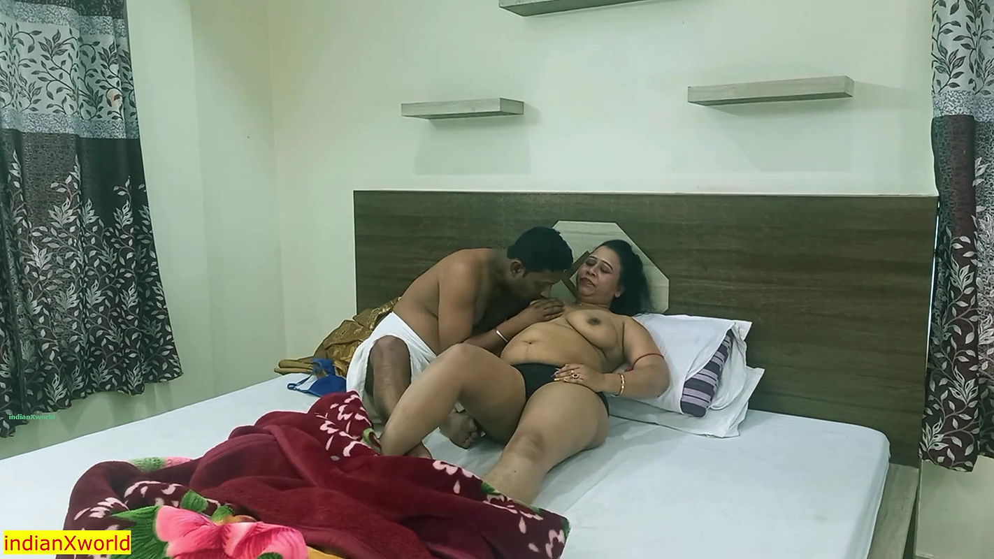 Desi hot bhabhi viral porokiya sex video!! with clear bangla dirty audio