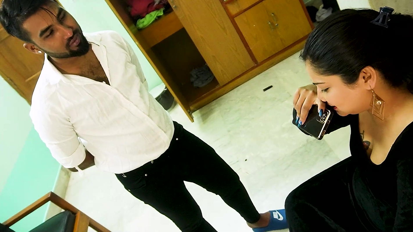 DIRTY MODEL STAY IN HOTEL AND FUCKED HER WAITER