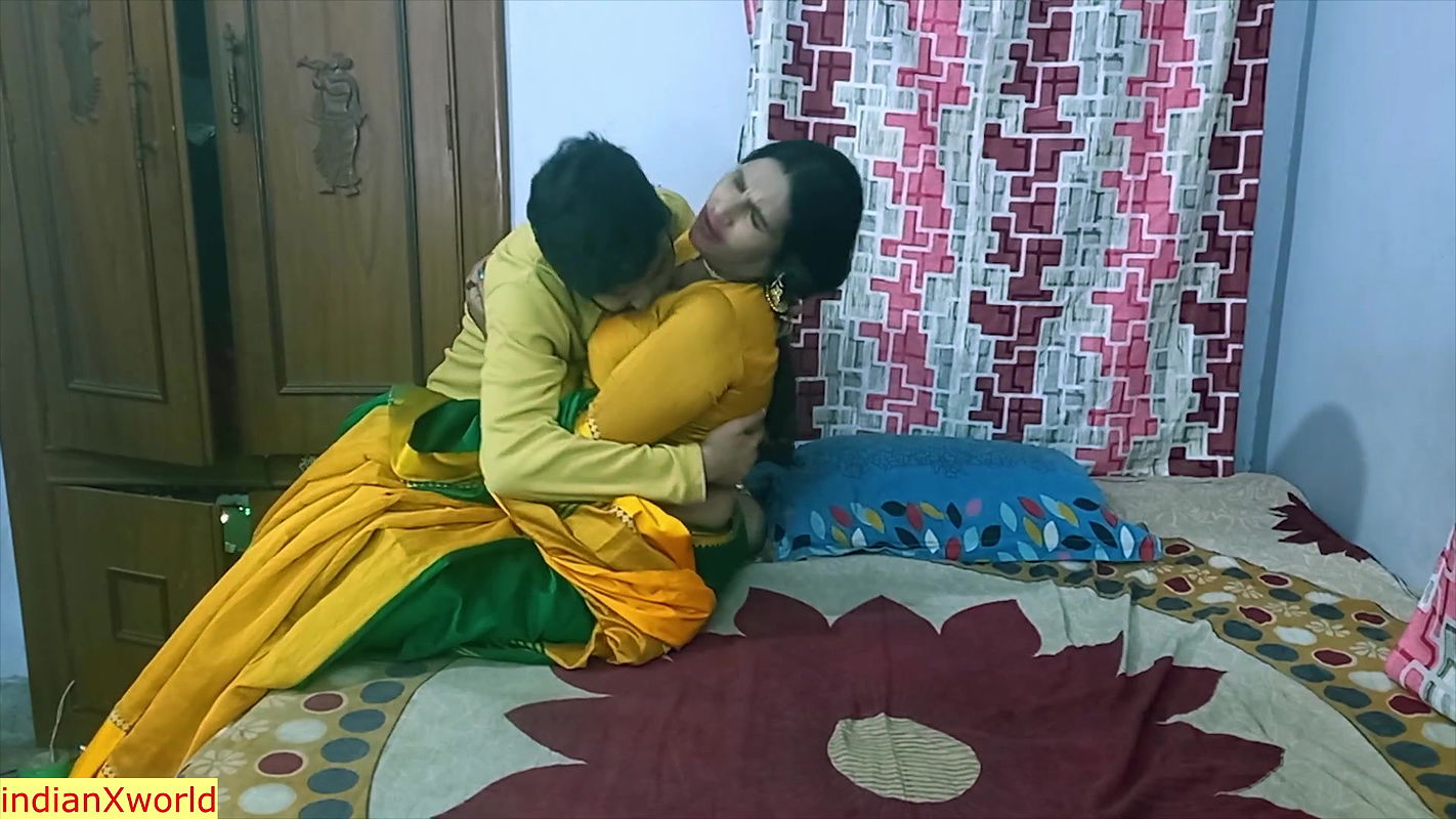 Indian teen boy has hot sex with friend’s sexy mother! Hot webseries sex