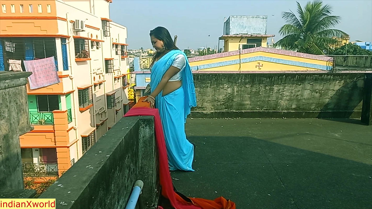 Indian xxx hot bhabhi vs House owners son! Amazing hindi hot sex