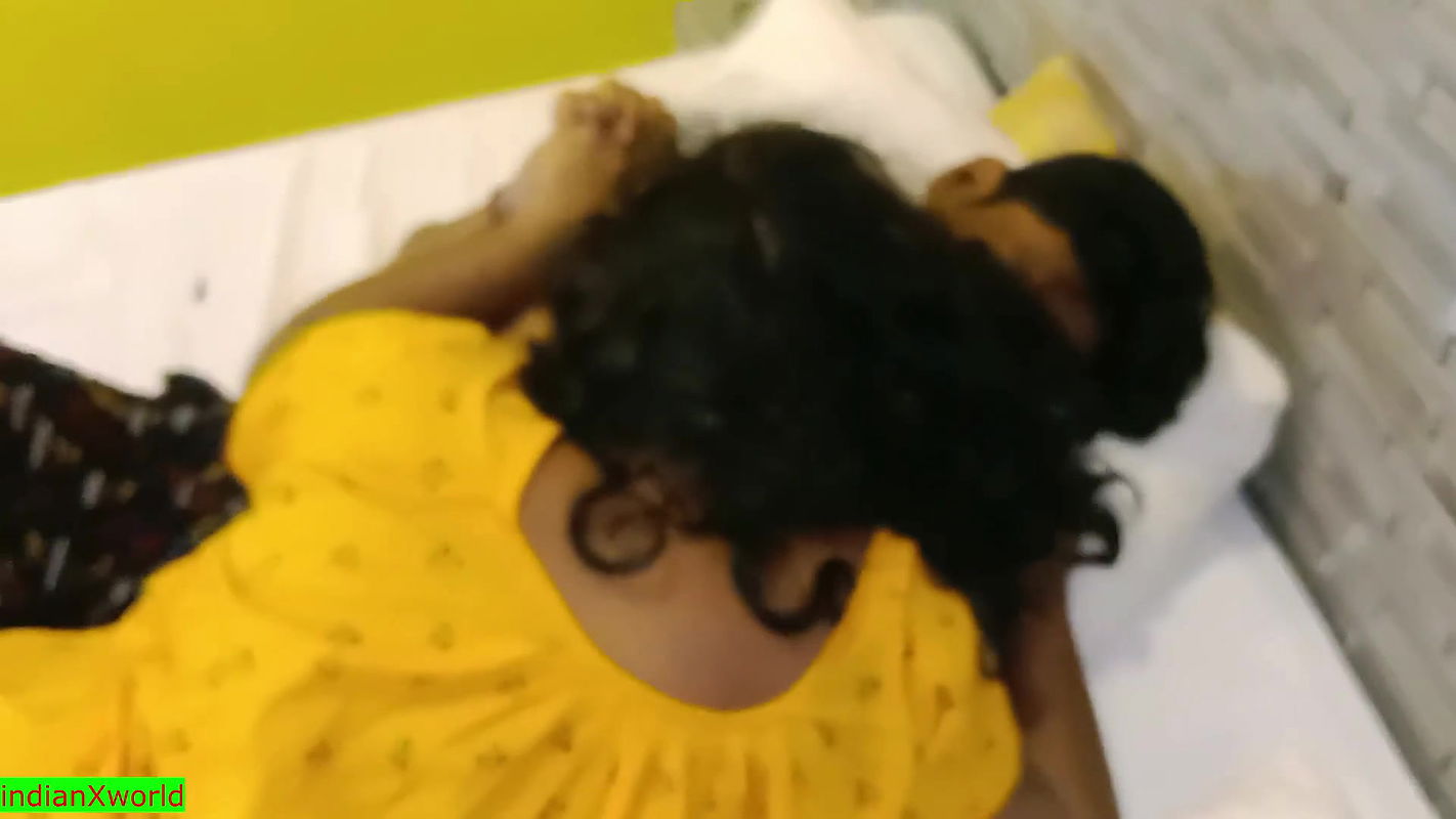 Indian sexy bhabhi hot real fucking with young lover! Hindi sex