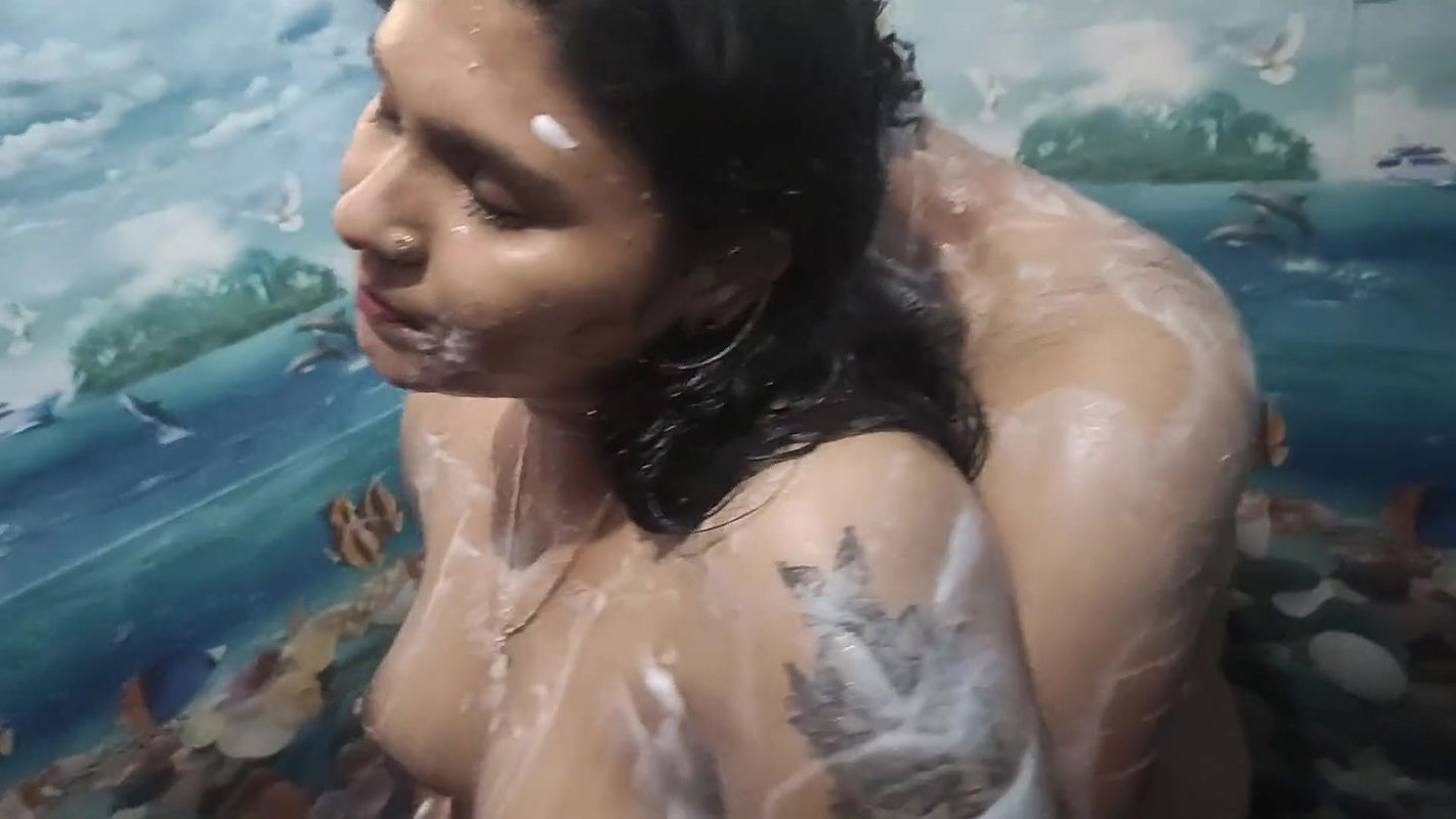 Malayali desi couple saree bath with sex day after marriage
