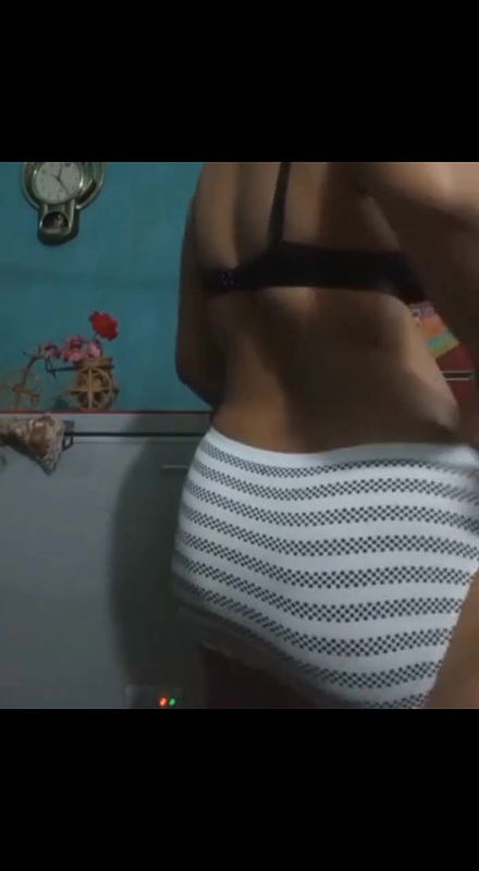 Desi sexy bhabi show her body