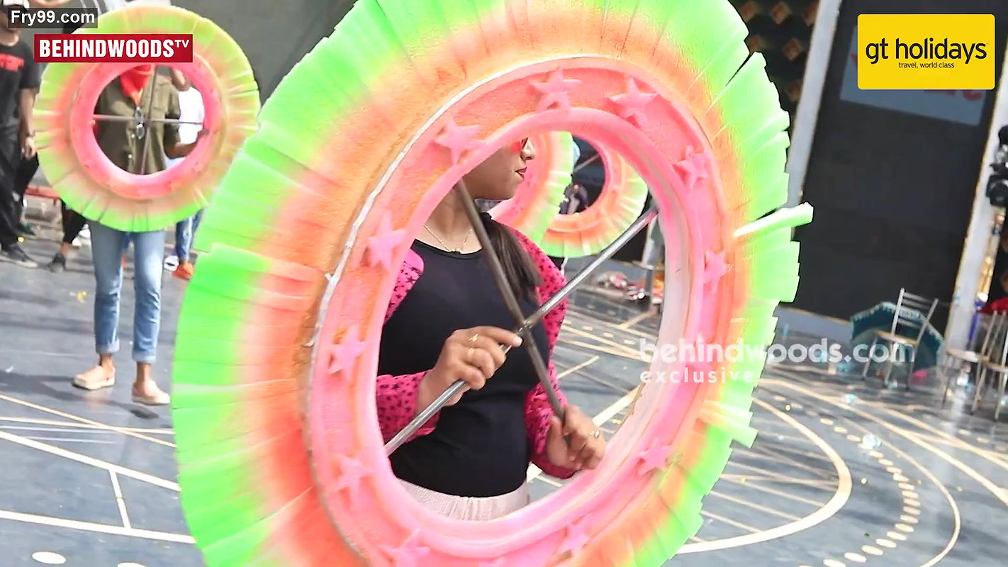 Dusky Beauty Pooja Hegde Super Hot Curvy ASS Pressed Multiple Times & Cameltoe