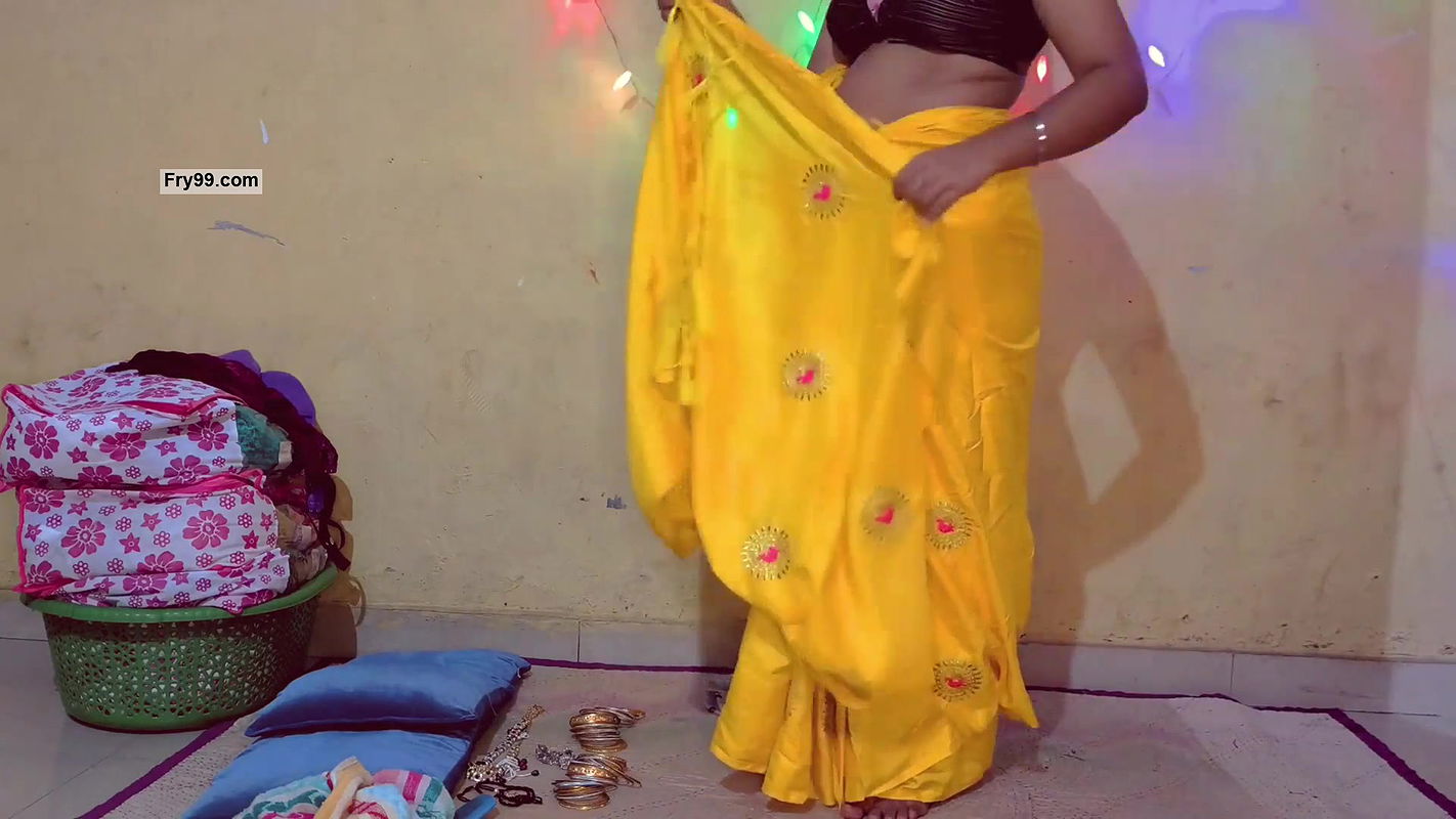 Hot Indian girl wearing a saree