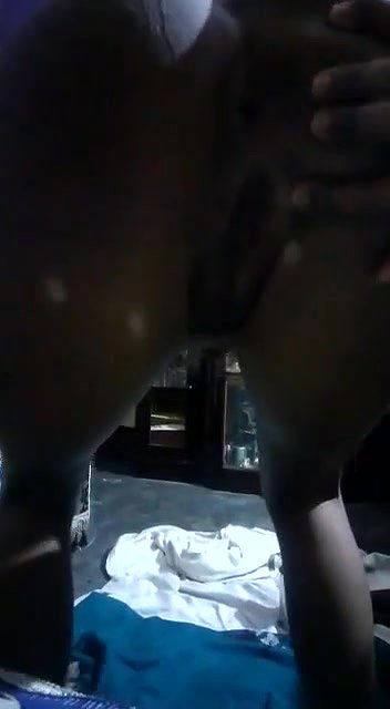 Cute Desi Girl Showing Asshole