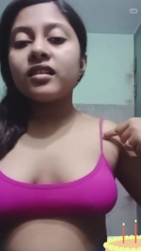 Cute Bangladeshi Girl Shows her Boobs