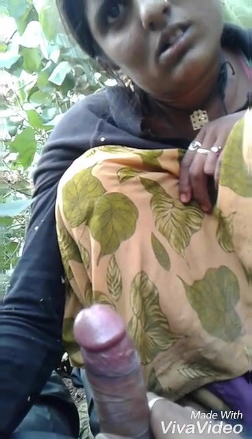 Desi Bhabhi Ourdoor Blowjob