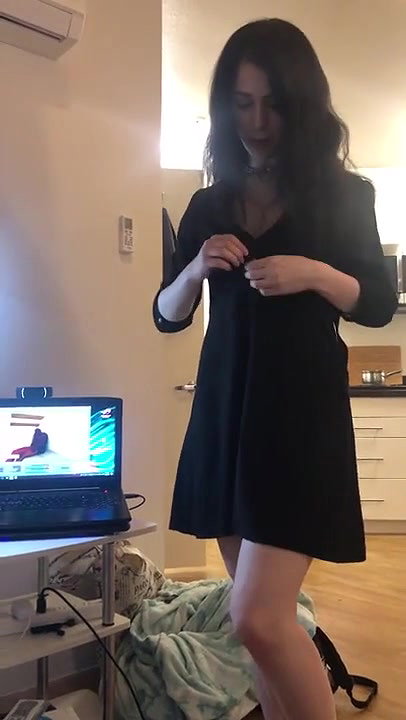 Teen with Nice Ass Trying to Deepthroat BBC4