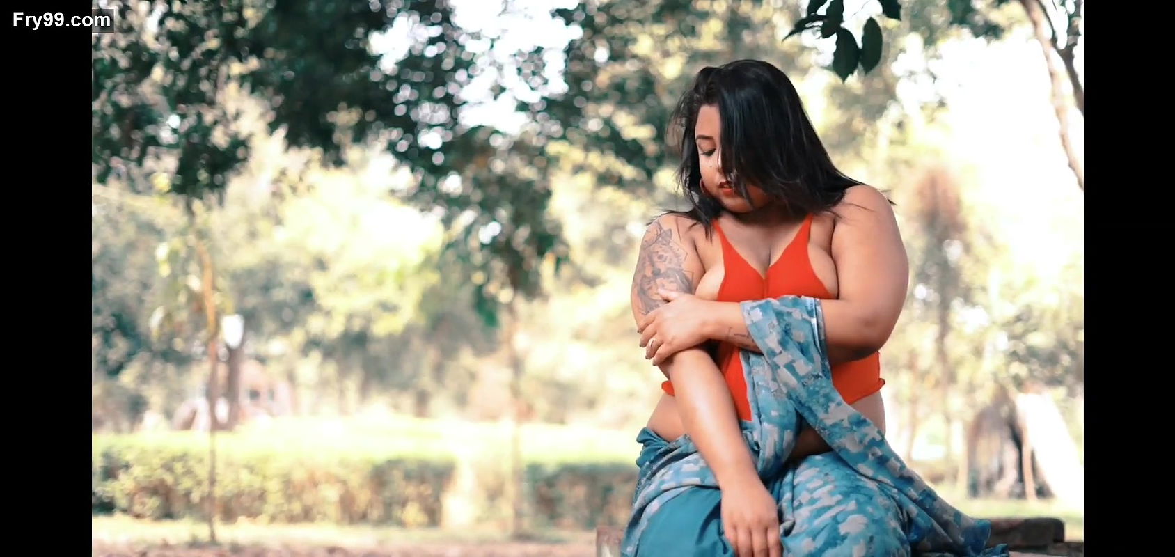 Big boobs model indrani photoshoot video – 3