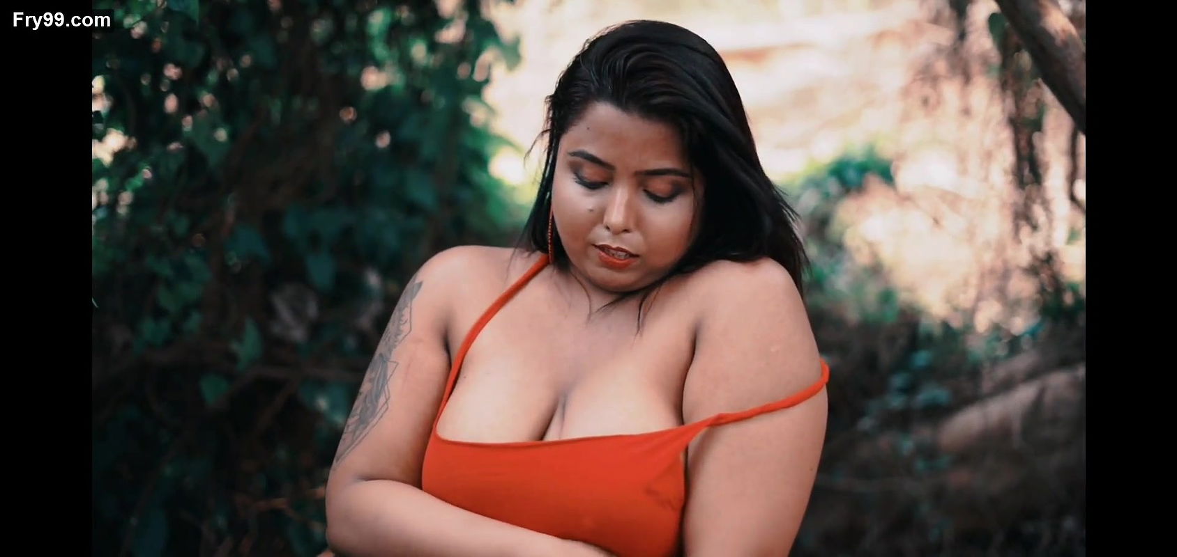 Big boobs model indrani photoshoot video – 3