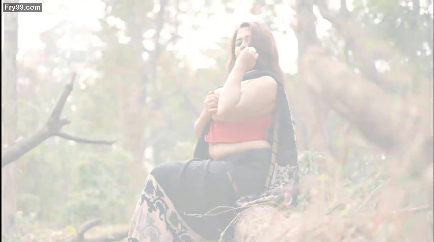 Big boobs model Parna photoshoot video – 1