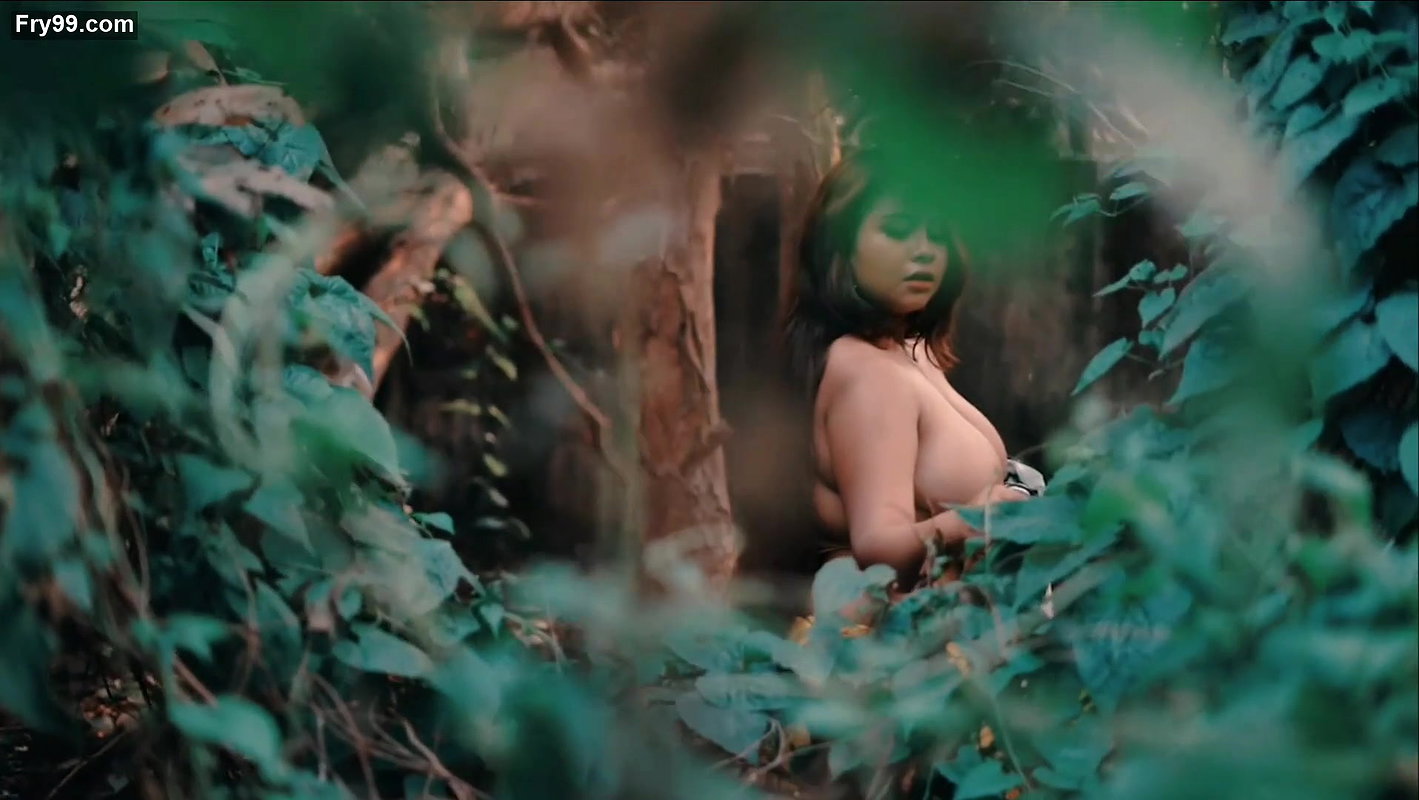 Big boobs model Parna photoshoot video – 3