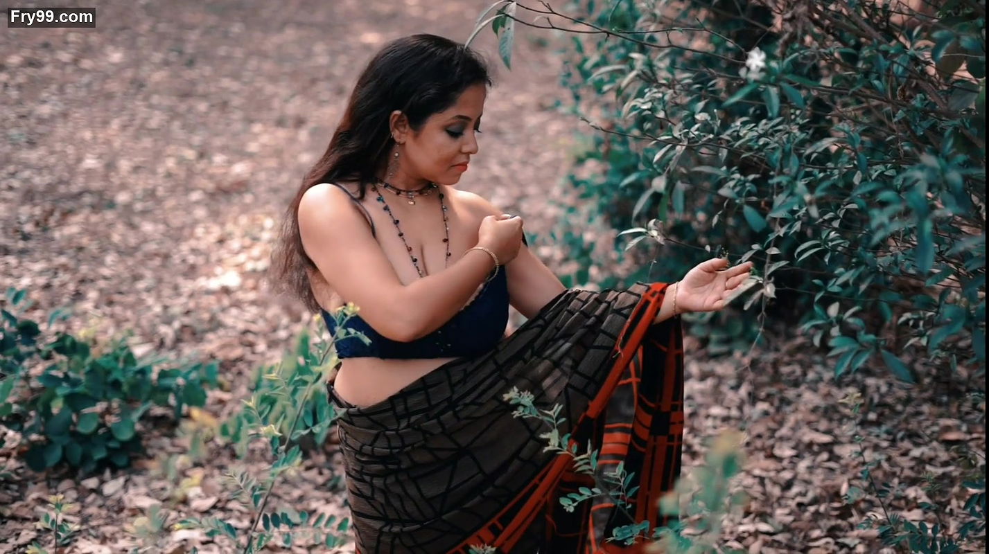 Big boobs model Tiyasha photoshoot video – 1