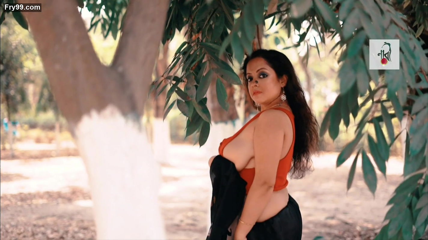 Big boobs model Tiyasha photoshoot video – 2