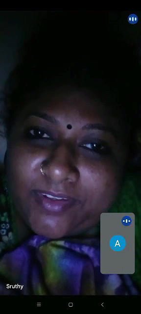 Bhabhi Shows Her Boobs