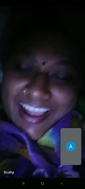 Bhabhi Shows Her Boobs