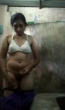 Cute Desi Girl Showing Boobs