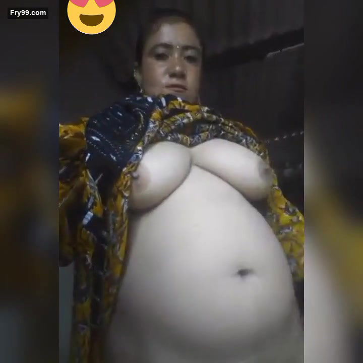 Balochi Aunty making video for lover