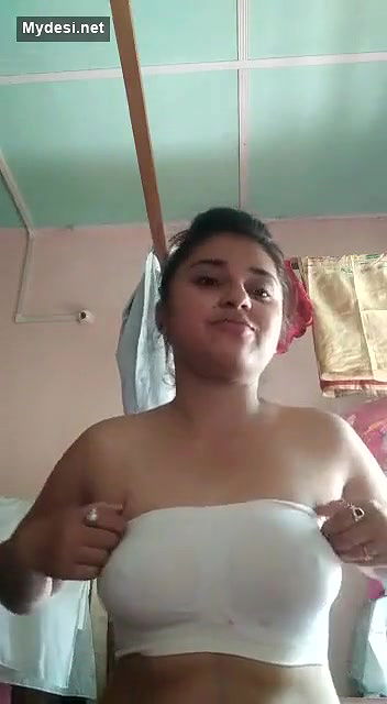 Desi cute girl sexy boobs