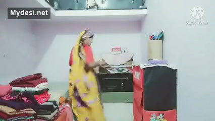 Indian mon sadaf aunty hot dress workout