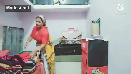 Indian mon sadaf aunty hot dress workout