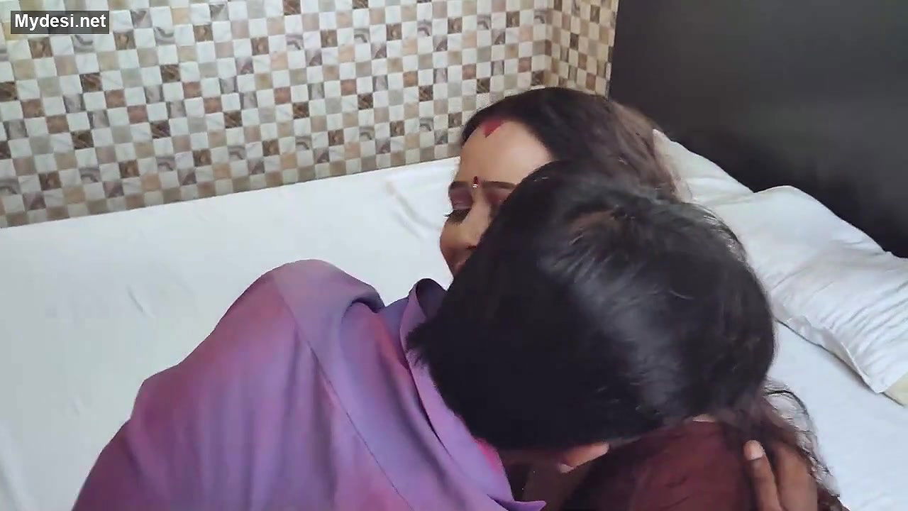 Gulabi Bhabhi S01 E01 – 2021 – UNCUT Hindi Web Series – 11UPMovies