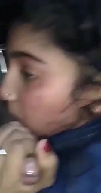 Desi cute girl suck her bf dick