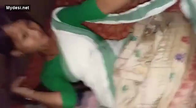 Desi cute girl tight pussy fucking